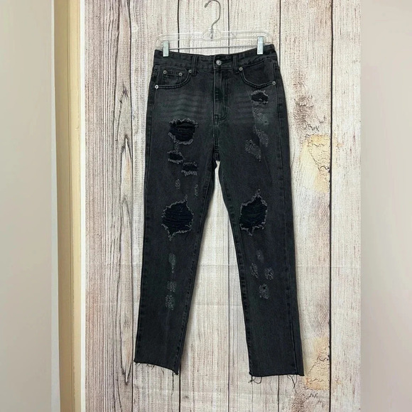 Nasty Gal NWT High Rise Shredded Distressed Faded Black Raw Hem  jeans size us 4 - Picture 11 of 12